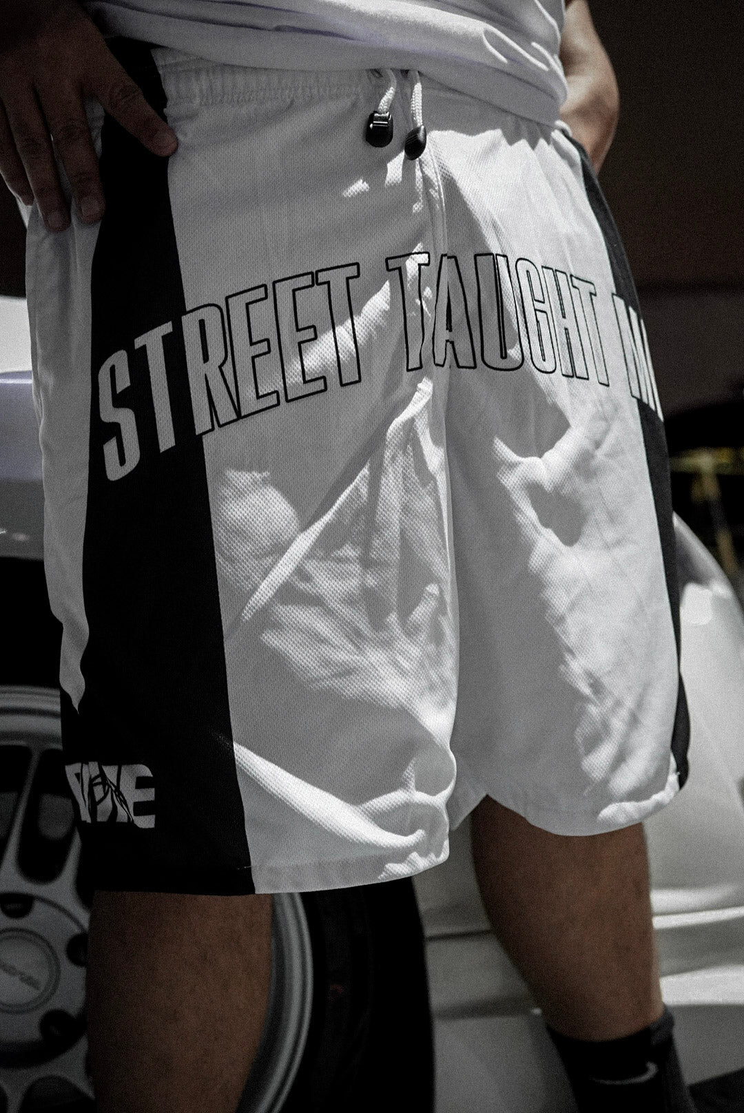 Dime - Speed Baggy Shorts / DRI-FIT (White/Black)